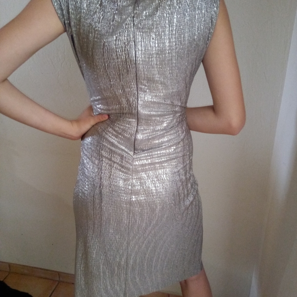 Gold dress - Picture 2 of 3